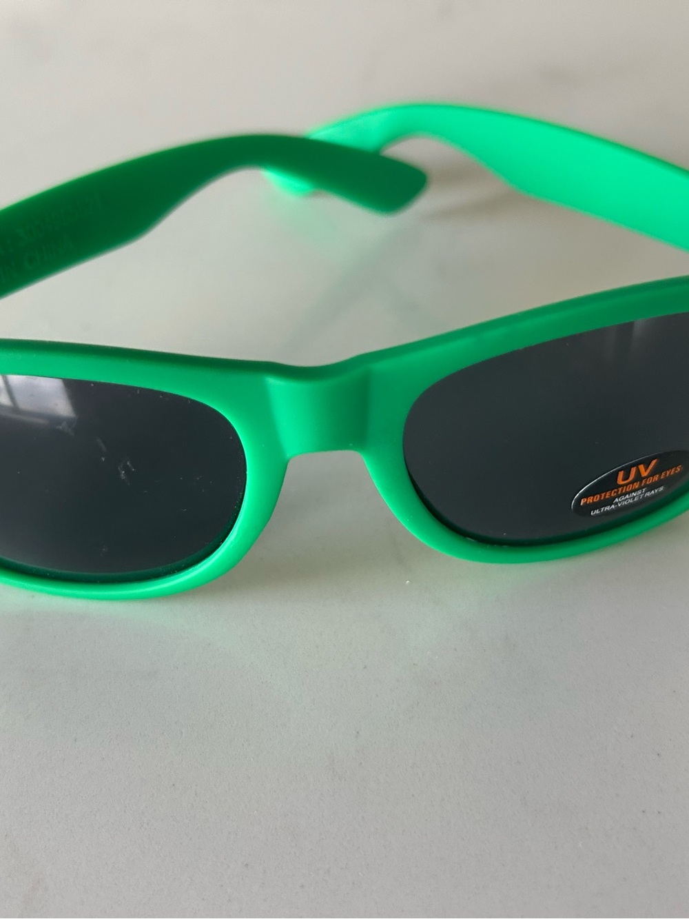 L.L.Bean Neon Green Logo Sunglasses 1980s retro Wayfarer/Malibu silhouette.